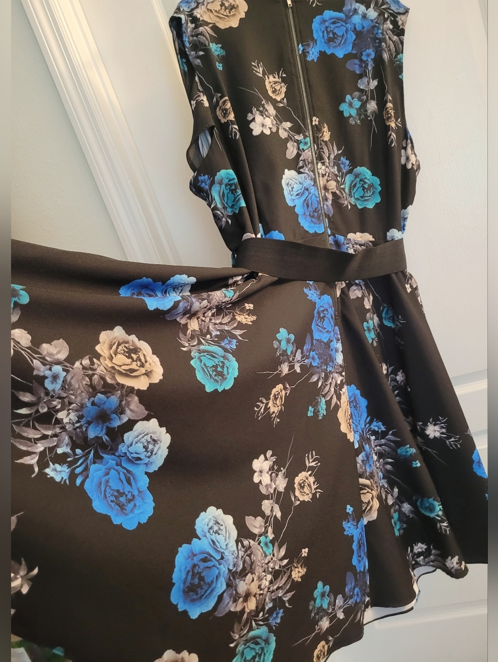 City Chic Black Floral Midi Dress with Blue & Cream Blooms - Picture 7 of 10